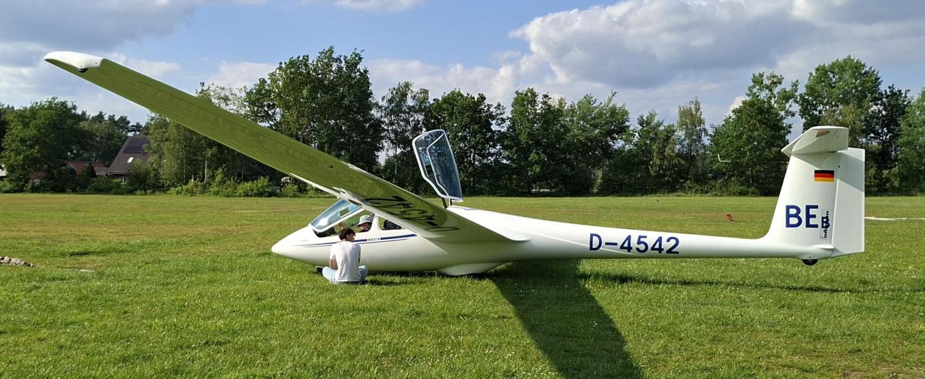Wir freuen uns Fördermittel der Sparkasse Hannover für neues Schulungsflugzeug ASK 21b