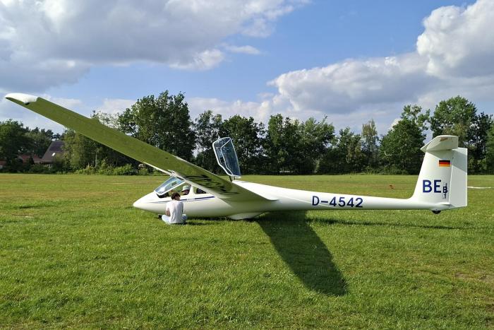 Wir freuen uns Fördermittel der Sparkasse Hannover für neues Schulungsflugzeug ASK 21b