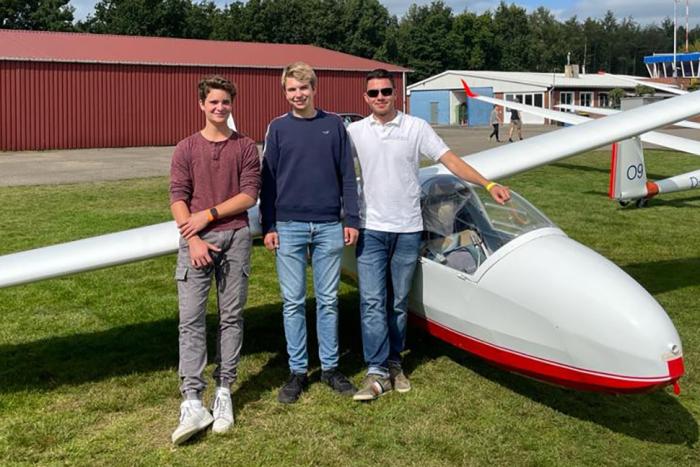Alexander Wissmach, Tim Bauer, Clemens Freyer Alexander Wissmach, Tim Bauer, Clemens Freyer beim Streckenfluglehrgang in Aue Hattorf