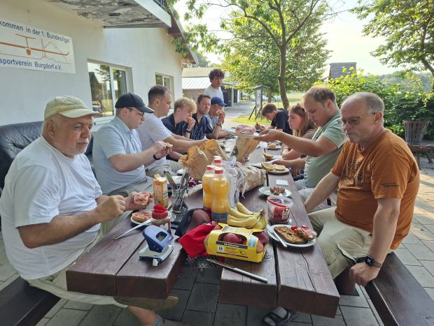 Frühstück nach dem Flugbetrieb